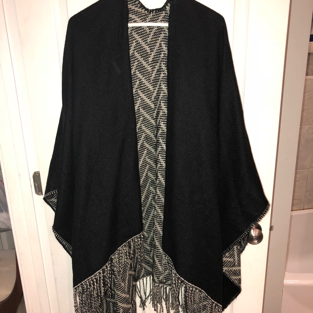 Modena Reversible Poncho - Picture 2 of 4